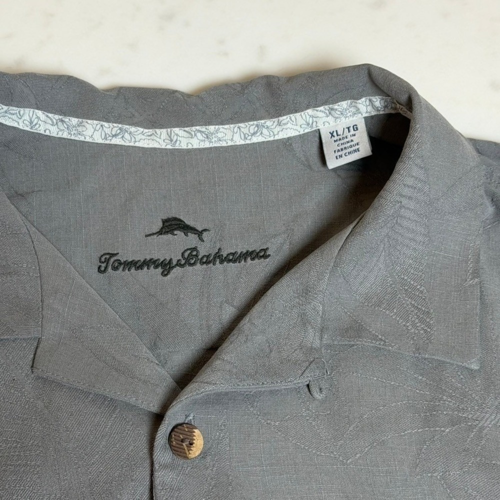 Tommy‎ Bahama Silk Tropical Jacquard Shirt Mens XL Grey Excellent Short Sleeve
